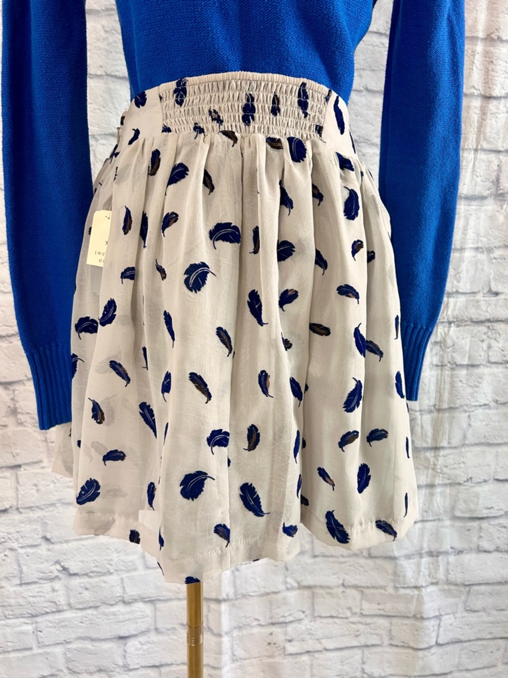 2 Piece Styled Outfit Flocked Velvet Mini Skirt Cream Blue Sweater Office Chic - Picture 14 of 16